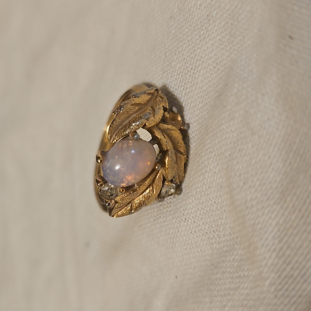 Avon Gold Ring with Faux Opal and Leaf Motif
